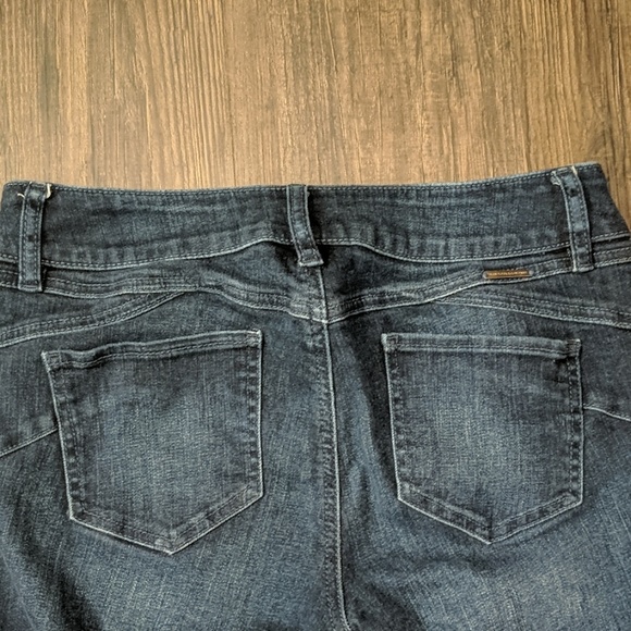 Jeans - Picture 3 of 4